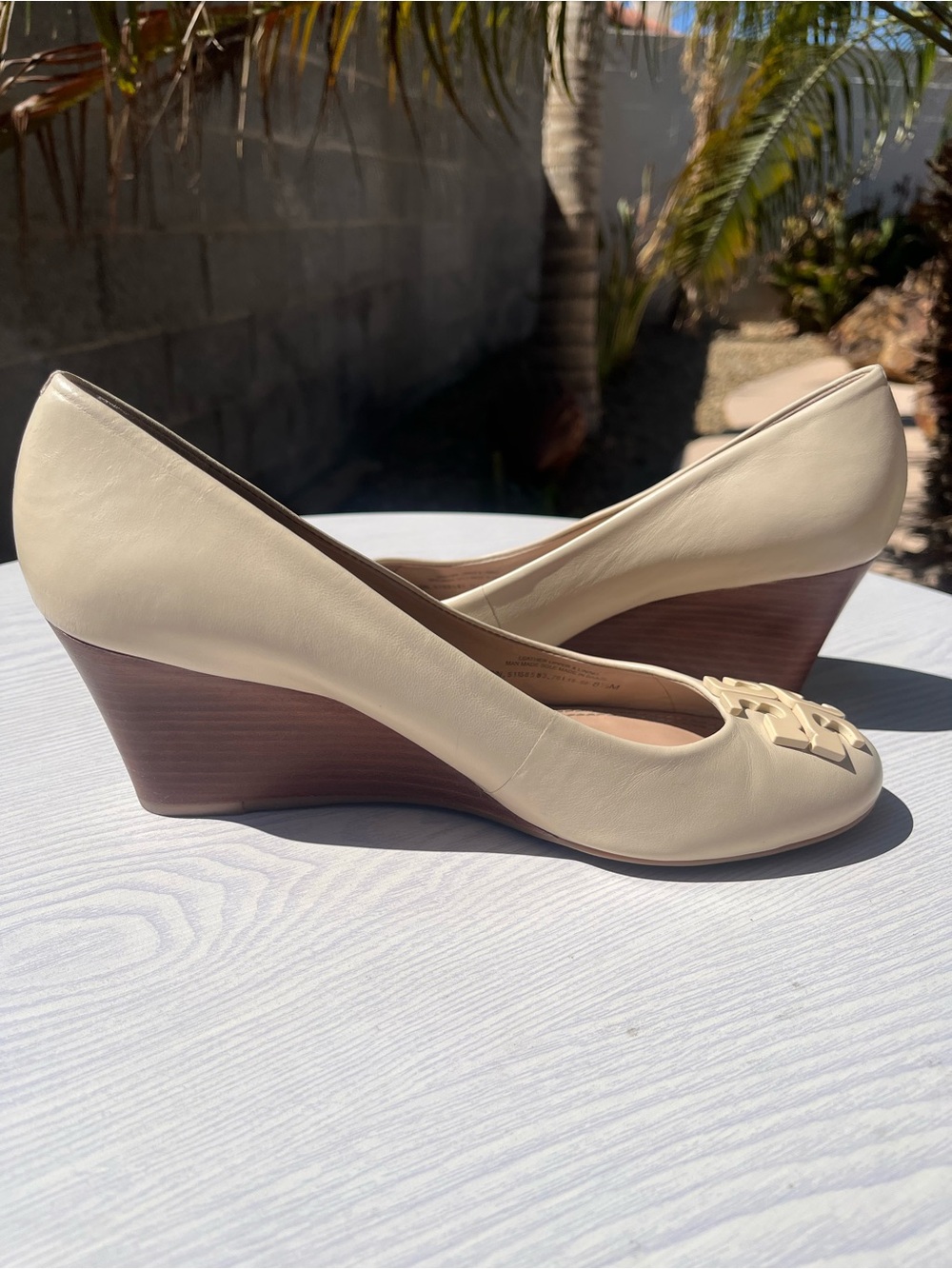 Tory Burch Cream Leather Wedge Pumps with Logo Medallion - Picture 6 of 12